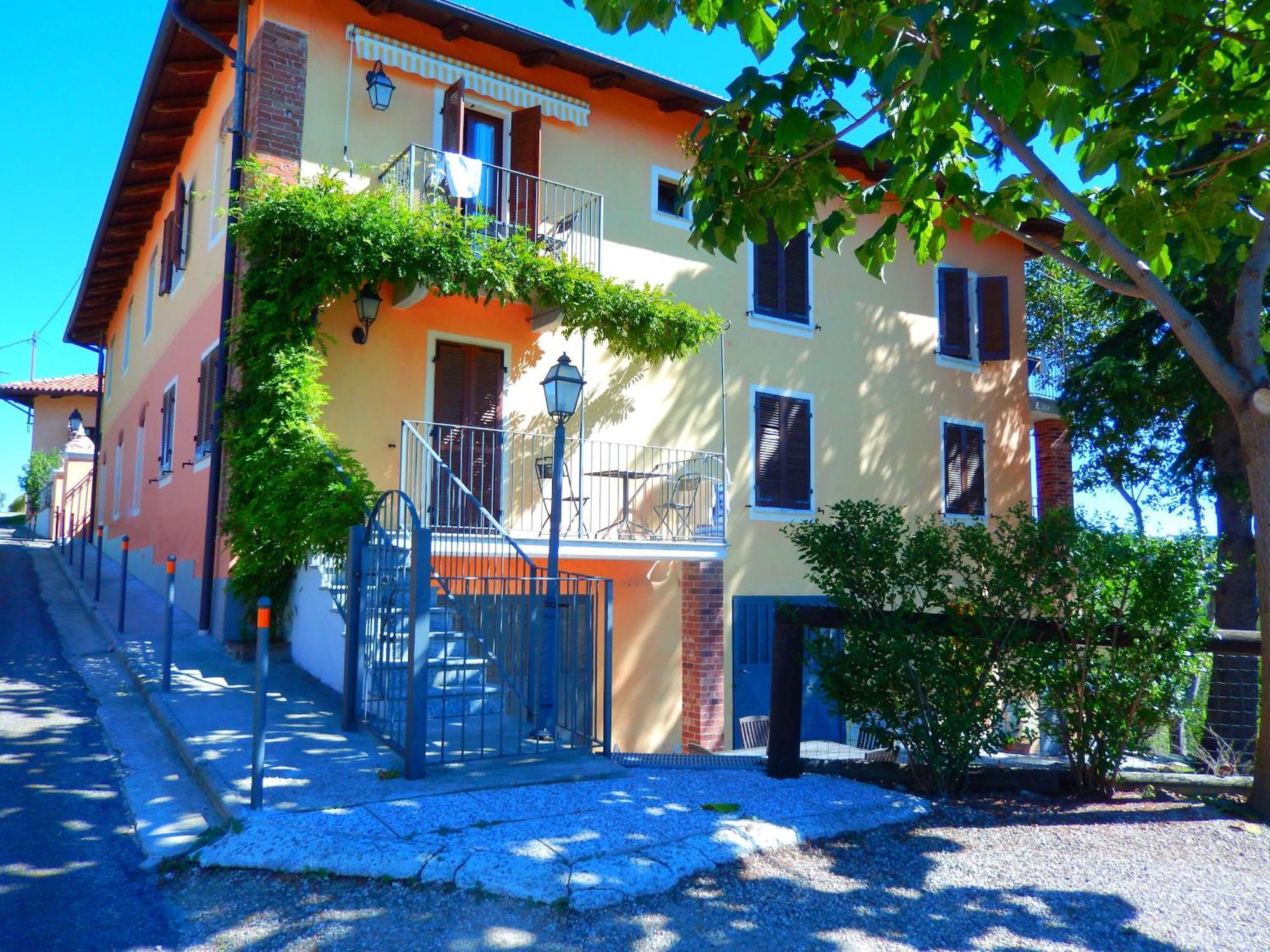 Agriturismo Cantine Bevione Farigliano Exterior foto
